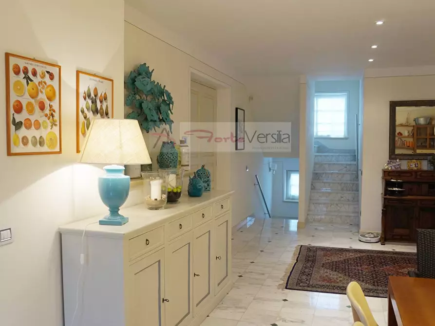 Immagine 17 di Villa in vendita  a Forte Dei Marmi