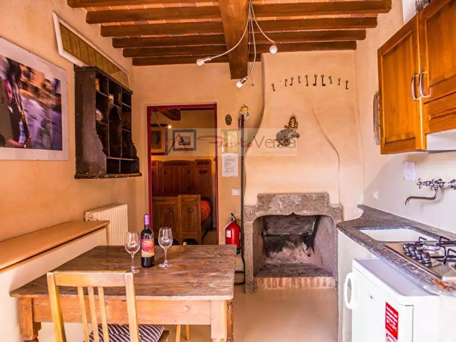 Immagine 9 di Rustico / casale in vendita  a Camaiore