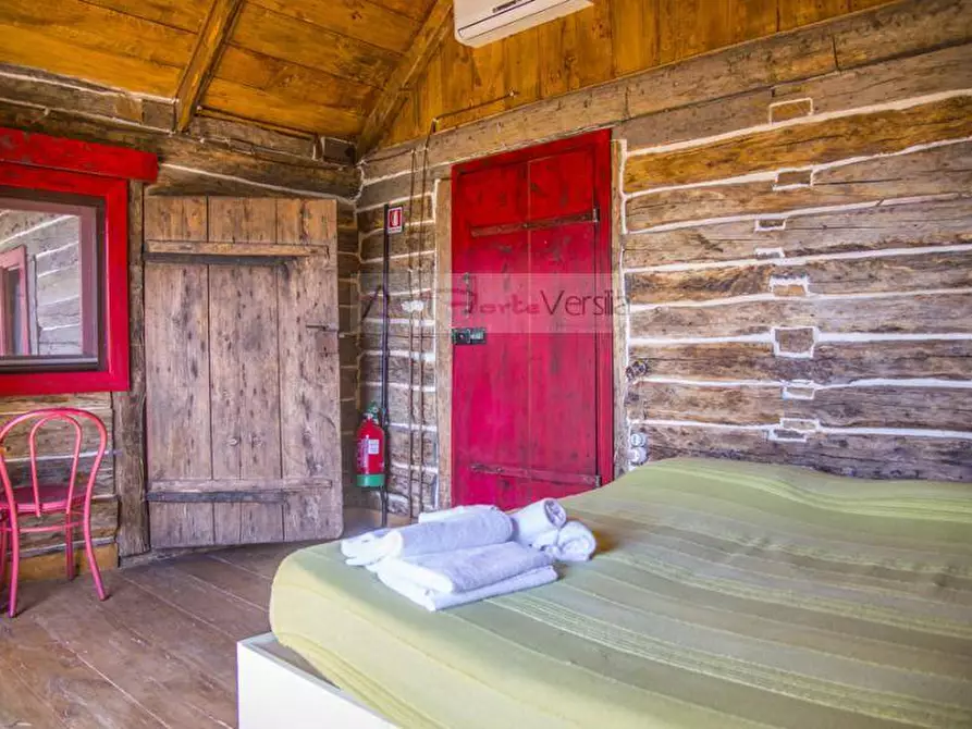 Immagine 24 di Rustico / casale in vendita  a Camaiore