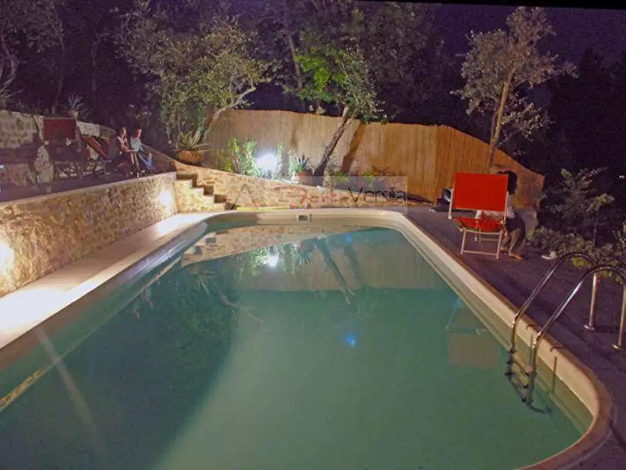 Immagine 34 di Rustico / casale in vendita  a Camaiore