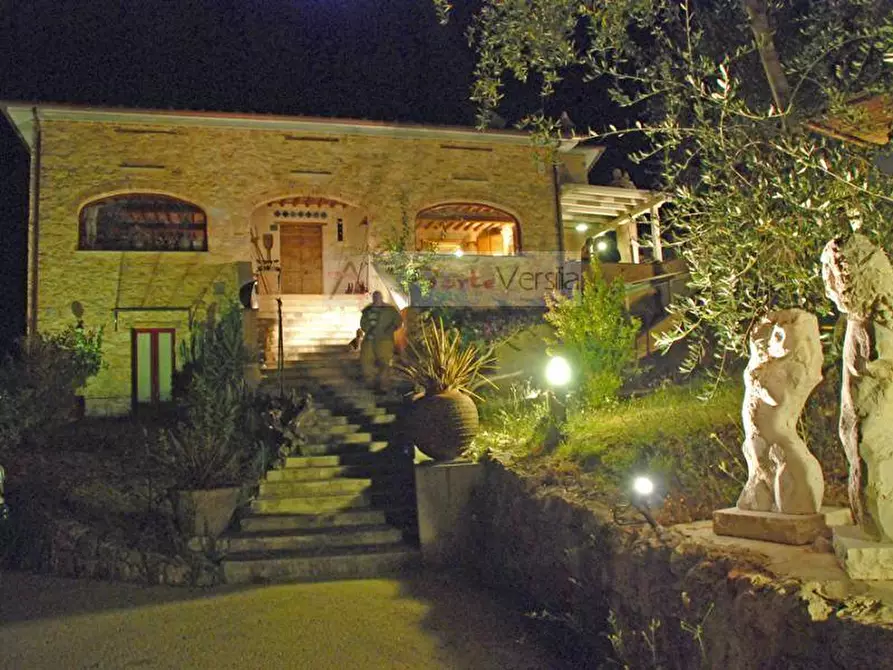 Immagine 35 di Rustico / casale in vendita  a Camaiore