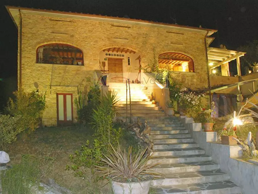 Immagine 36 di Rustico / casale in vendita  a Camaiore