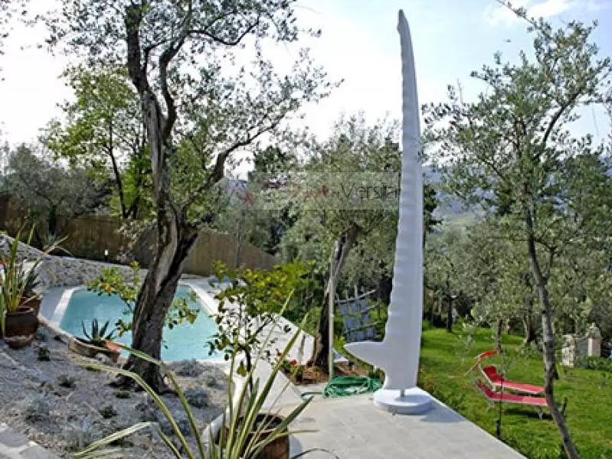 Immagine 37 di Rustico / casale in vendita  a Camaiore