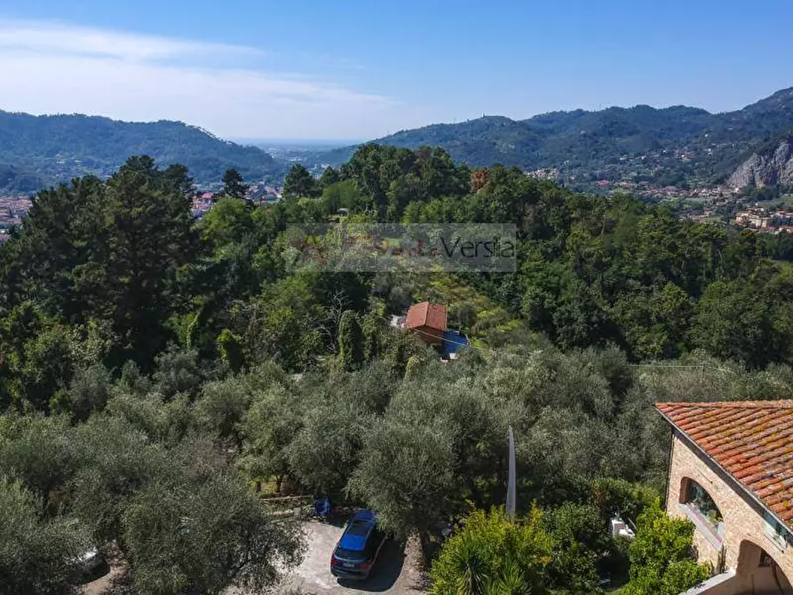 Immagine 43 di Rustico / casale in vendita  a Camaiore