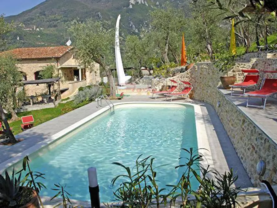 Immagine 51 di Rustico / casale in vendita  a Camaiore