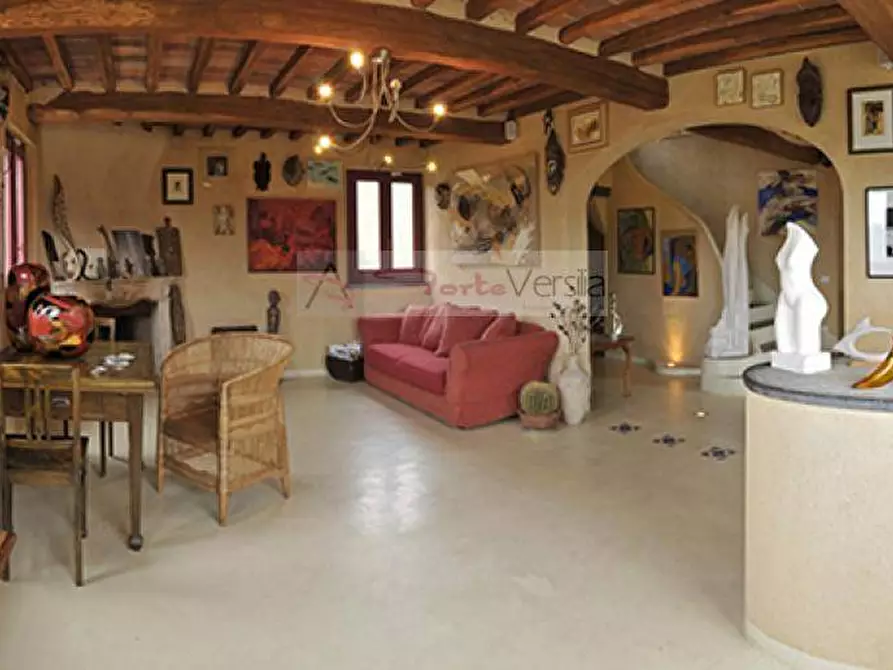 Immagine 53 di Rustico / casale in vendita  a Camaiore