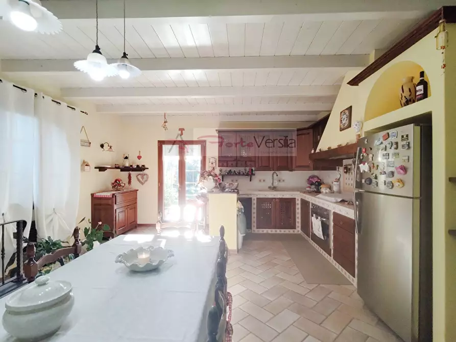 Immagine 11 di Villa in vendita  a Seravezza