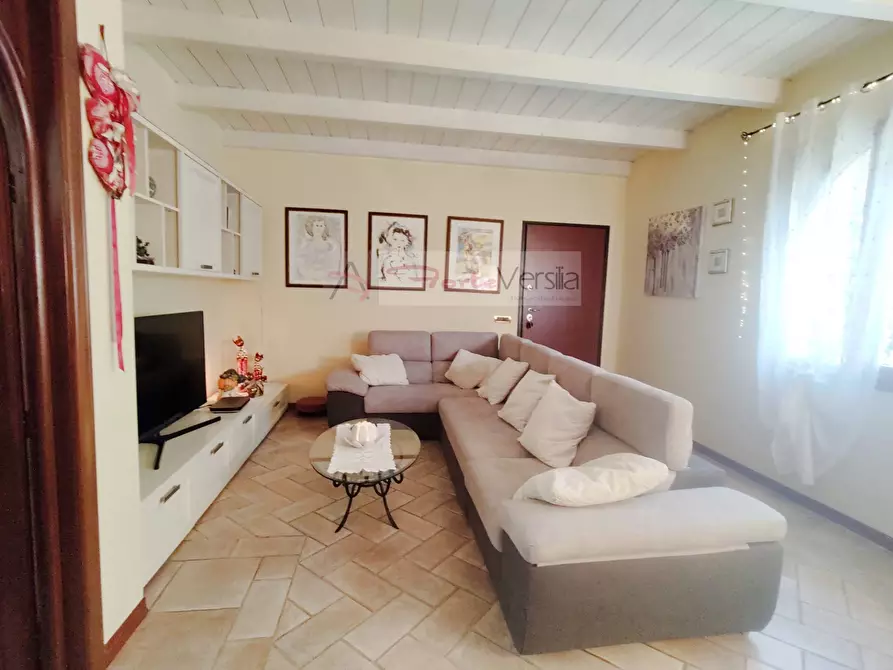 Immagine 13 di Villa in vendita  a Seravezza