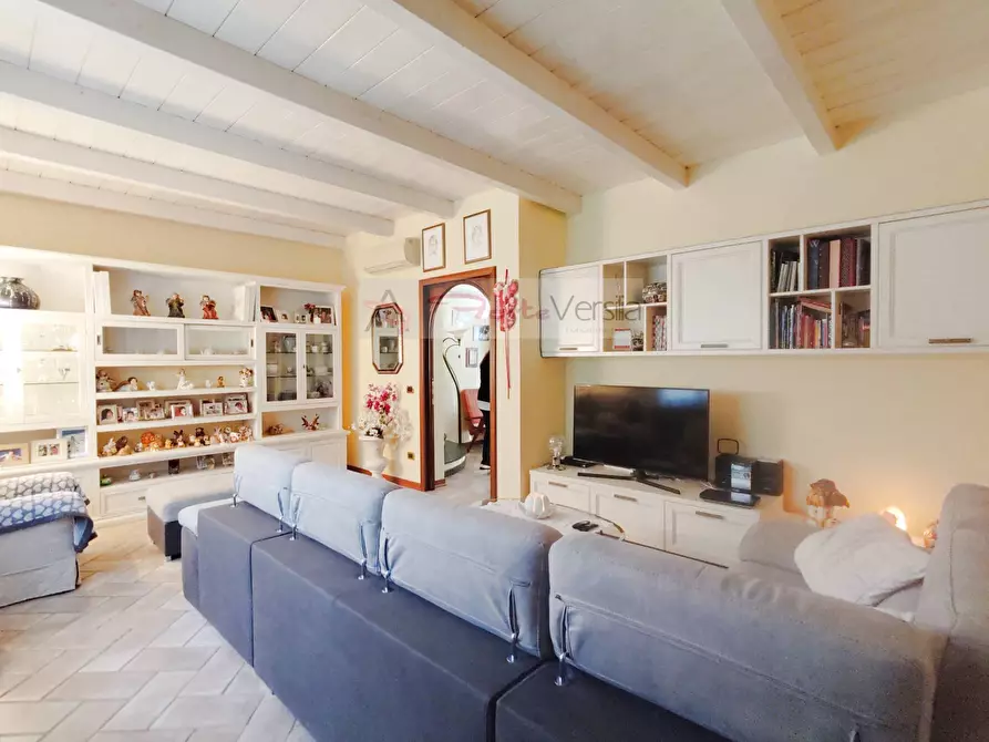 Immagine 14 di Villa in vendita  a Seravezza