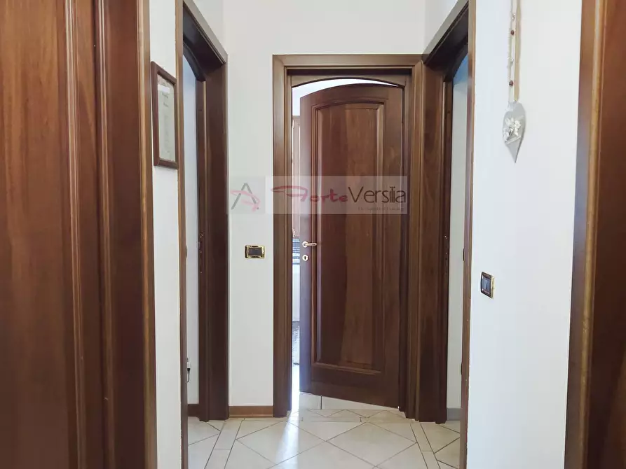 Immagine 17 di Villa in vendita  a Seravezza