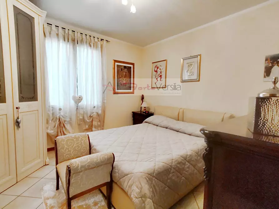 Immagine 18 di Villa in vendita  a Seravezza