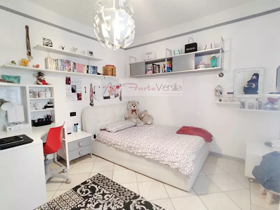 Immagine 23 di Villa in vendita  a Seravezza
