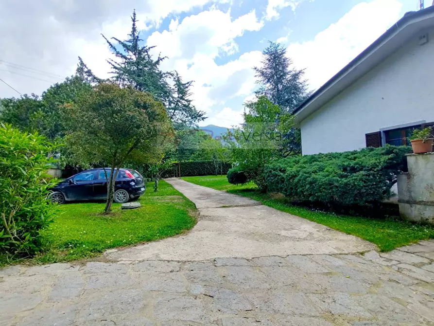 Immagine 7 di Villa in vendita  a Pietrasanta