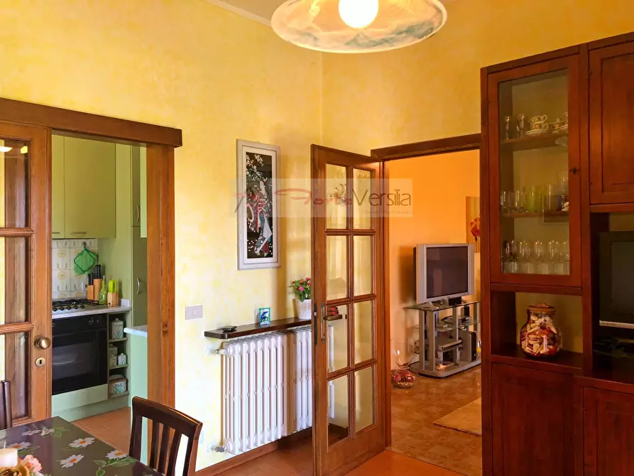 Immagine 2 di Villa in vendita  a Forte Dei Marmi