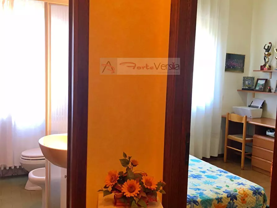 Immagine 21 di Villa in vendita  a Forte Dei Marmi