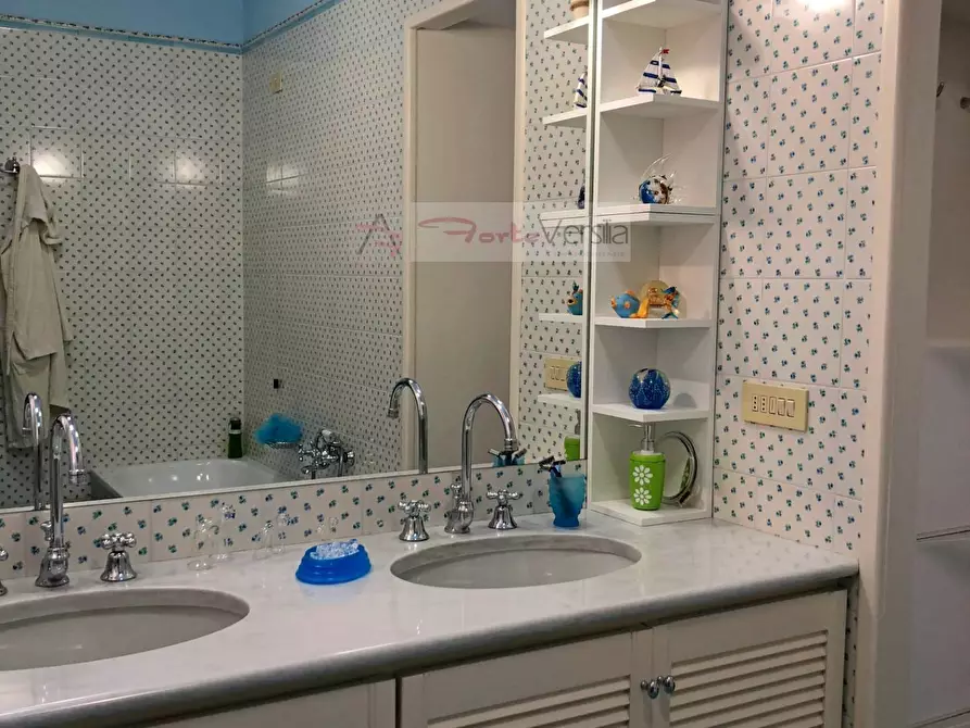 Immagine 63 di Villa in vendita  a Forte Dei Marmi