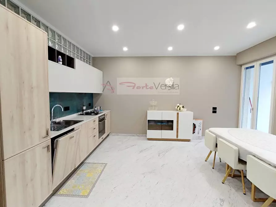 Immagine 7 di Appartamento in vendita  a Pietrasanta