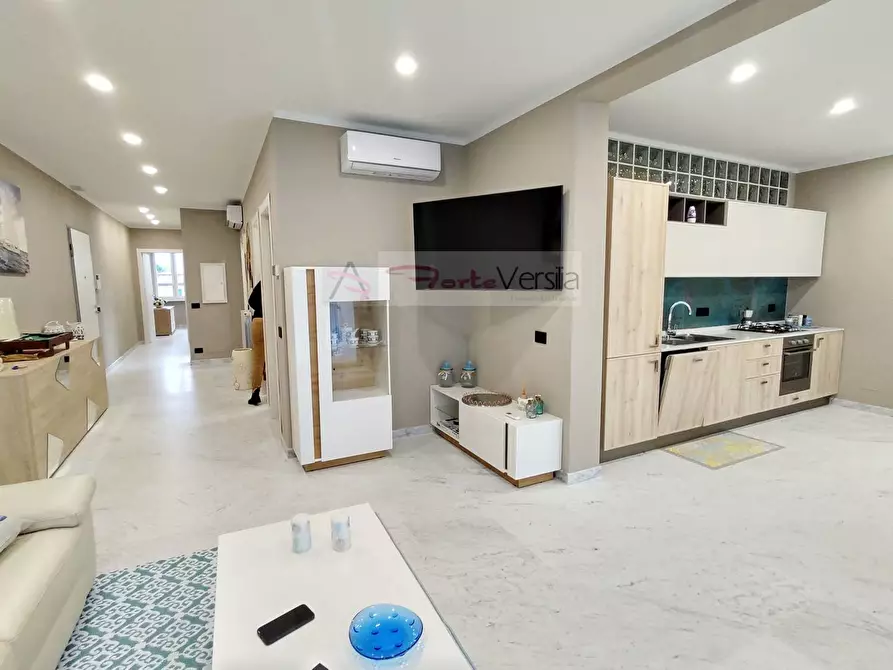 Immagine 3 di Appartamento in vendita  a Pietrasanta