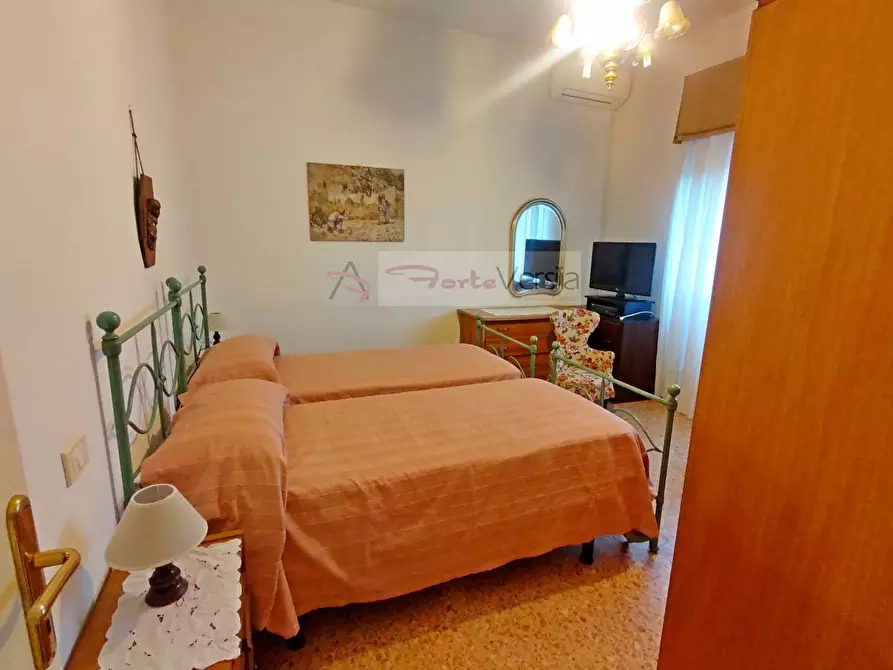 Immagine 17 di Casa indipendente in vendita  a Forte Dei Marmi