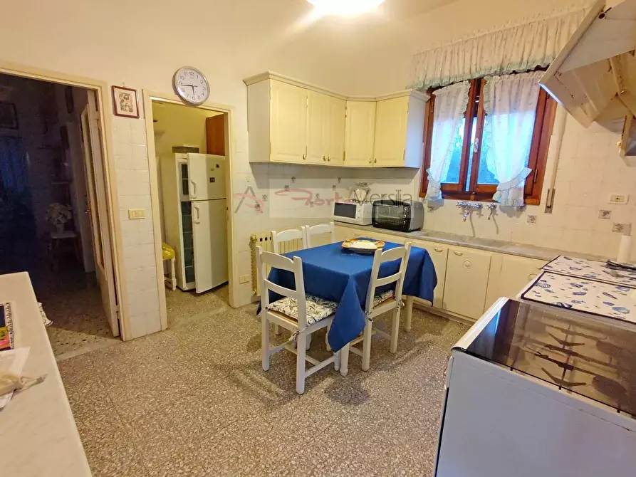 Immagine 2 di Casa indipendente in vendita  a Forte Dei Marmi