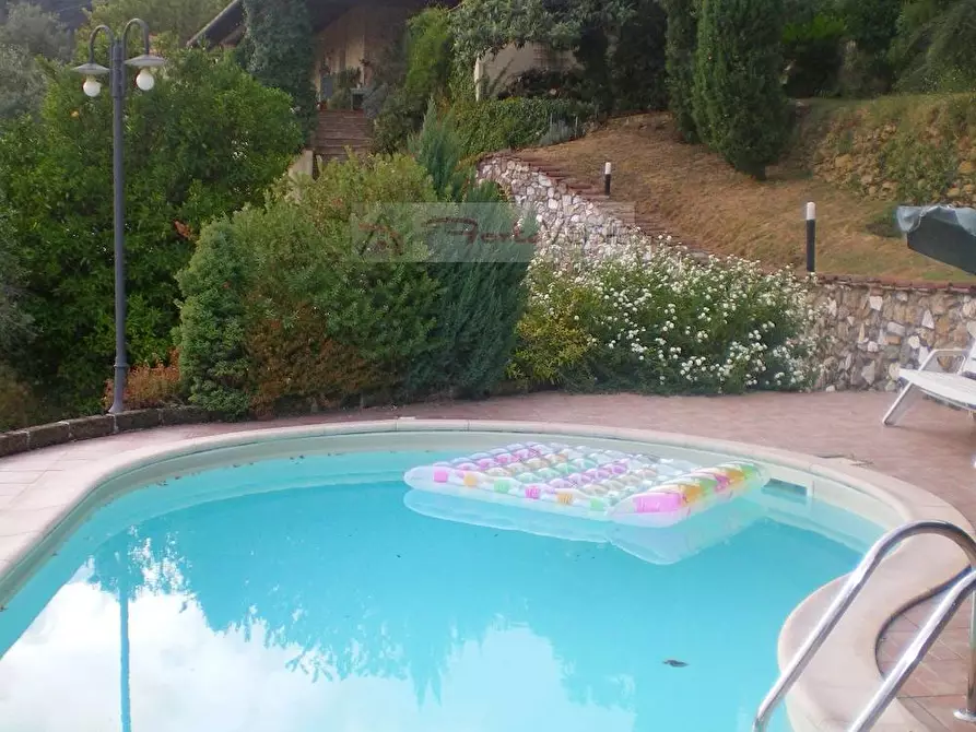 Immagine 2 di Rustico / casale in vendita  a Pietrasanta