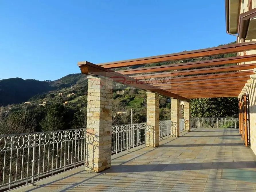 Immagine 6 di Rustico / casale in vendita  a Pietrasanta