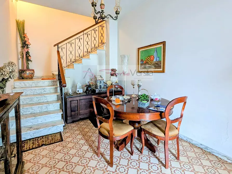 Immagine 15 di Villa in vendita  a Pietrasanta