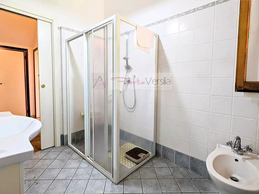 Immagine 34 di Villa in vendita  a Pietrasanta