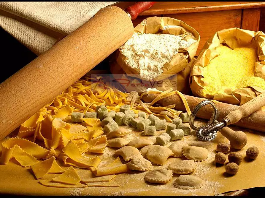 Immagine 16 di Albergo/B&B/Residence in vendita  a Camaiore