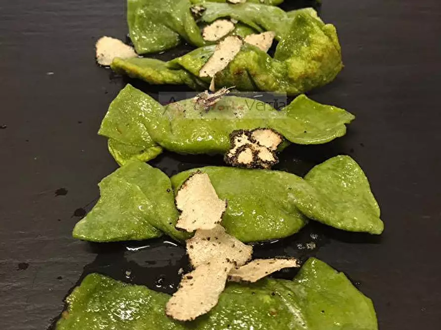 Immagine 25 di Albergo/B&B/Residence in vendita  a Camaiore