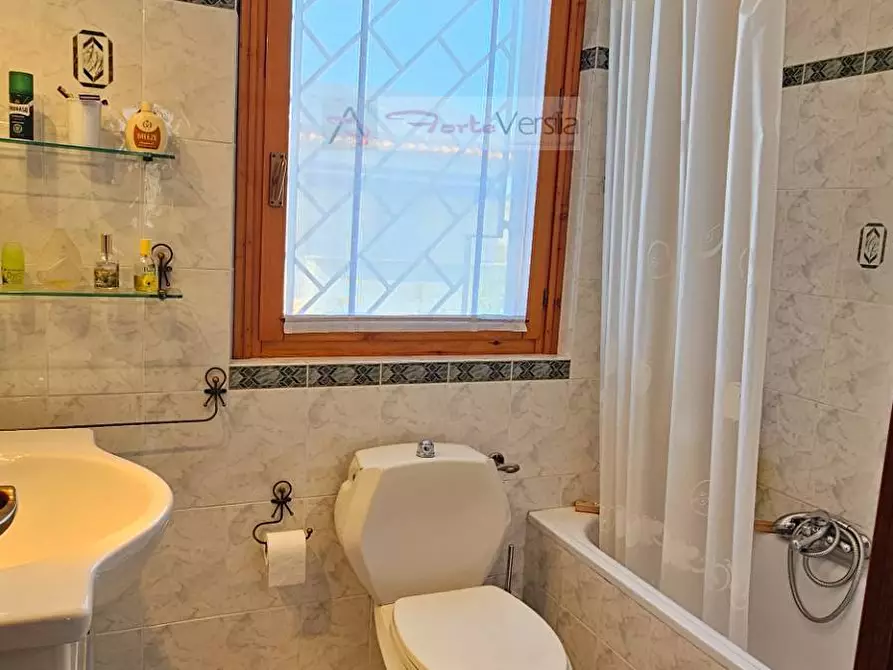 Immagine 30 di Villa in vendita  a Montignoso