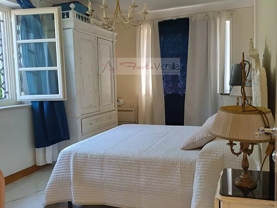 Immagine 26 di Villa in vendita  a Forte Dei Marmi