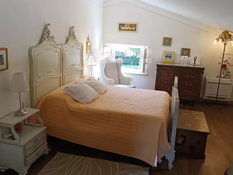 Immagine 34 di Villa in vendita  a Forte Dei Marmi