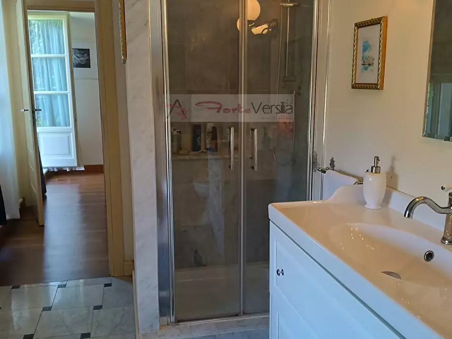 Immagine 42 di Villa in vendita  a Forte Dei Marmi