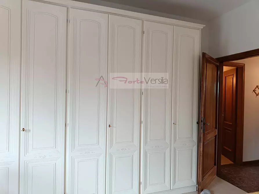 Immagine 11 di Appartamento in vendita  a Pietrasanta