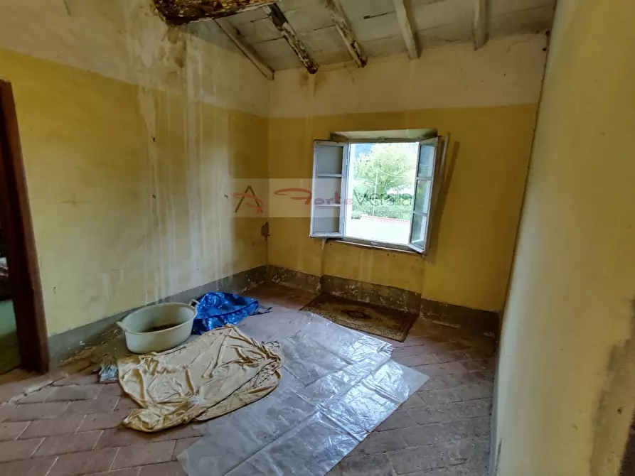 Immagine 6 di Rustico / casale in vendita  a Camaiore