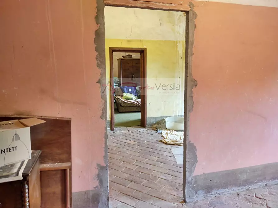 Immagine 9 di Rustico / casale in vendita  a Camaiore