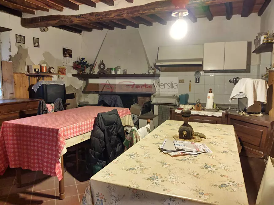 Immagine 3 di Rustico / casale in vendita  a Camaiore