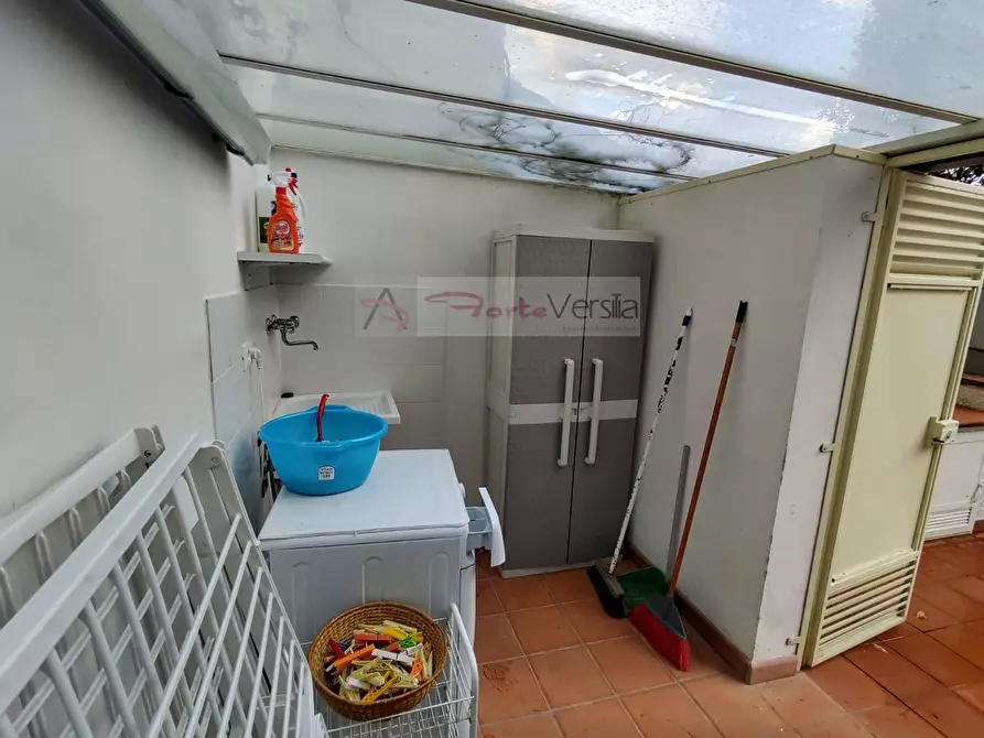 Immagine 16 di Villa in vendita  a Pietrasanta