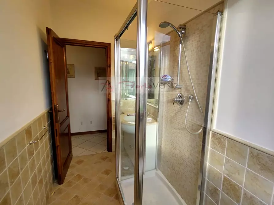 Immagine 27 di Villa in vendita  a Pietrasanta