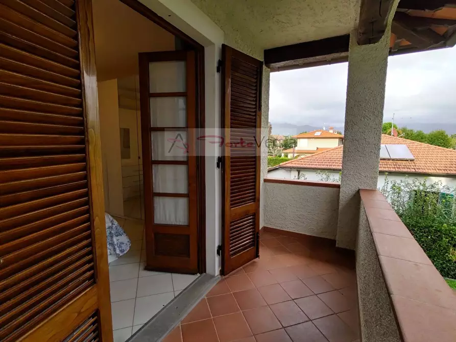 Immagine 31 di Villa in vendita  a Pietrasanta