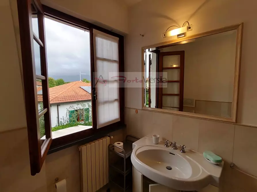 Immagine 35 di Villa in vendita  a Pietrasanta