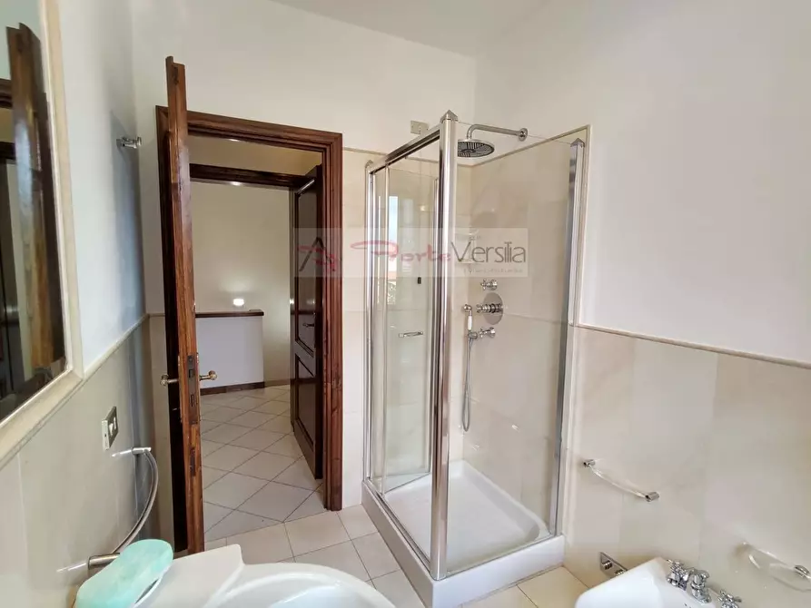 Immagine 39 di Villa in vendita  a Pietrasanta