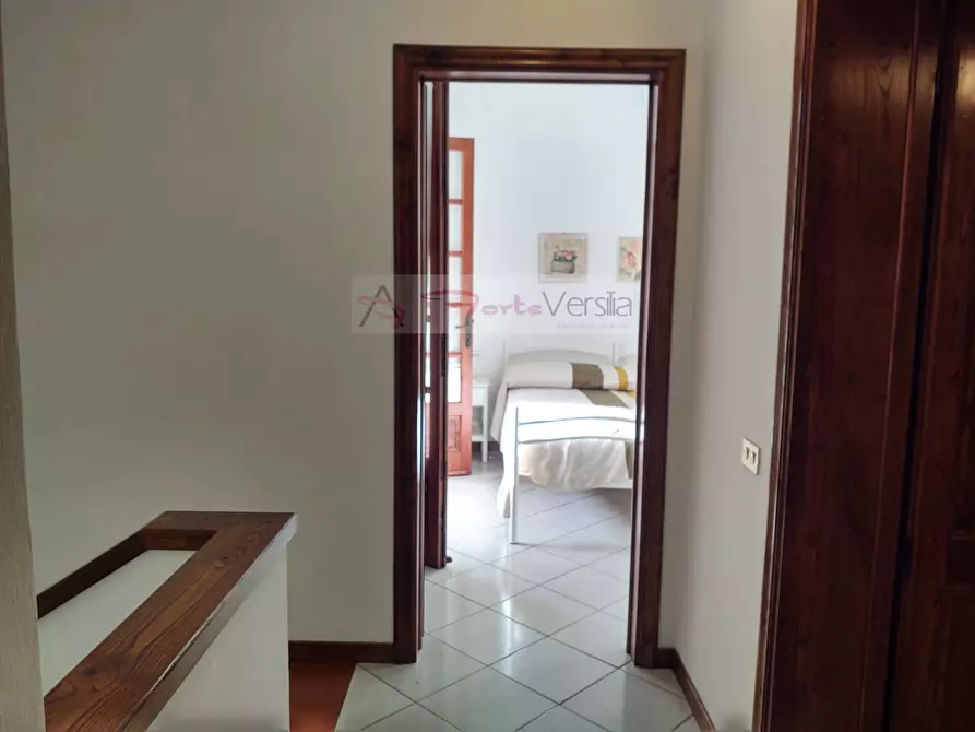 Immagine 49 di Villa in vendita  a Pietrasanta