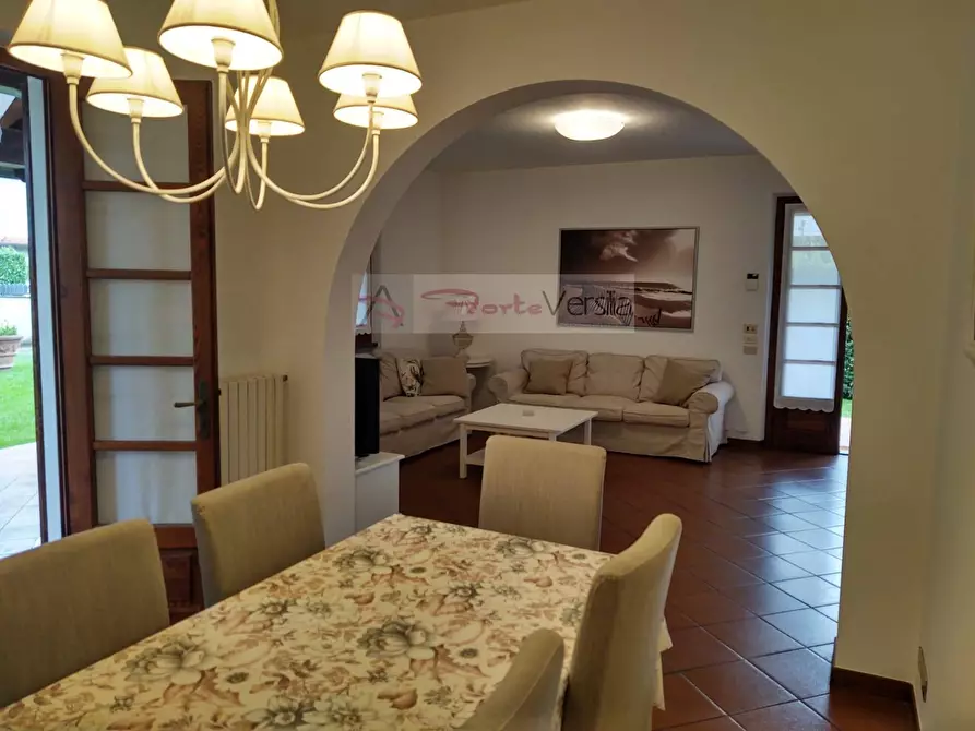 Immagine 72 di Villa in vendita  a Pietrasanta