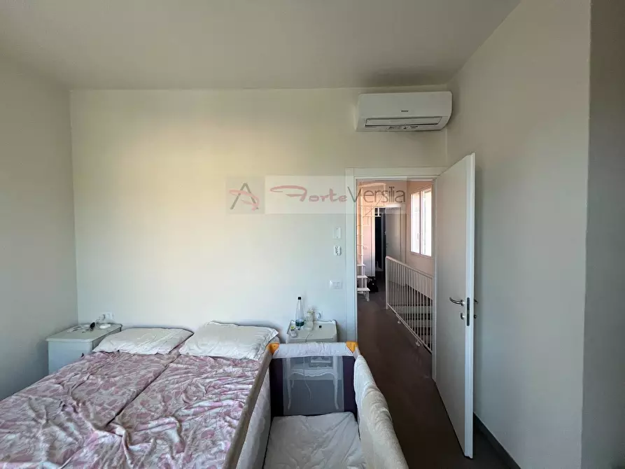 Immagine 14 di Casa semindipendente in vendita  a Pietrasanta