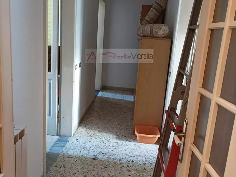 Immagine 7 di Villa in vendita  a Pietrasanta