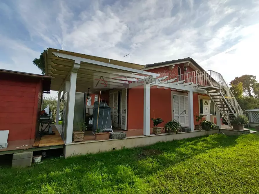 Immagine 1 di Casa indipendente in vendita  a Pietrasanta