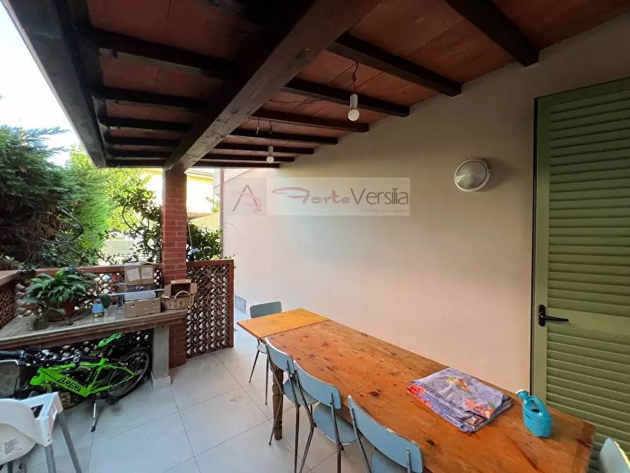 Immagine 43 di Casa semindipendente in vendita  a Pietrasanta