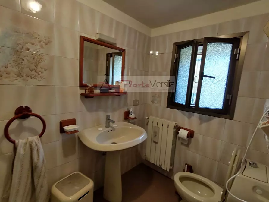Immagine 15 di Rustico / casale in vendita  a Massarosa